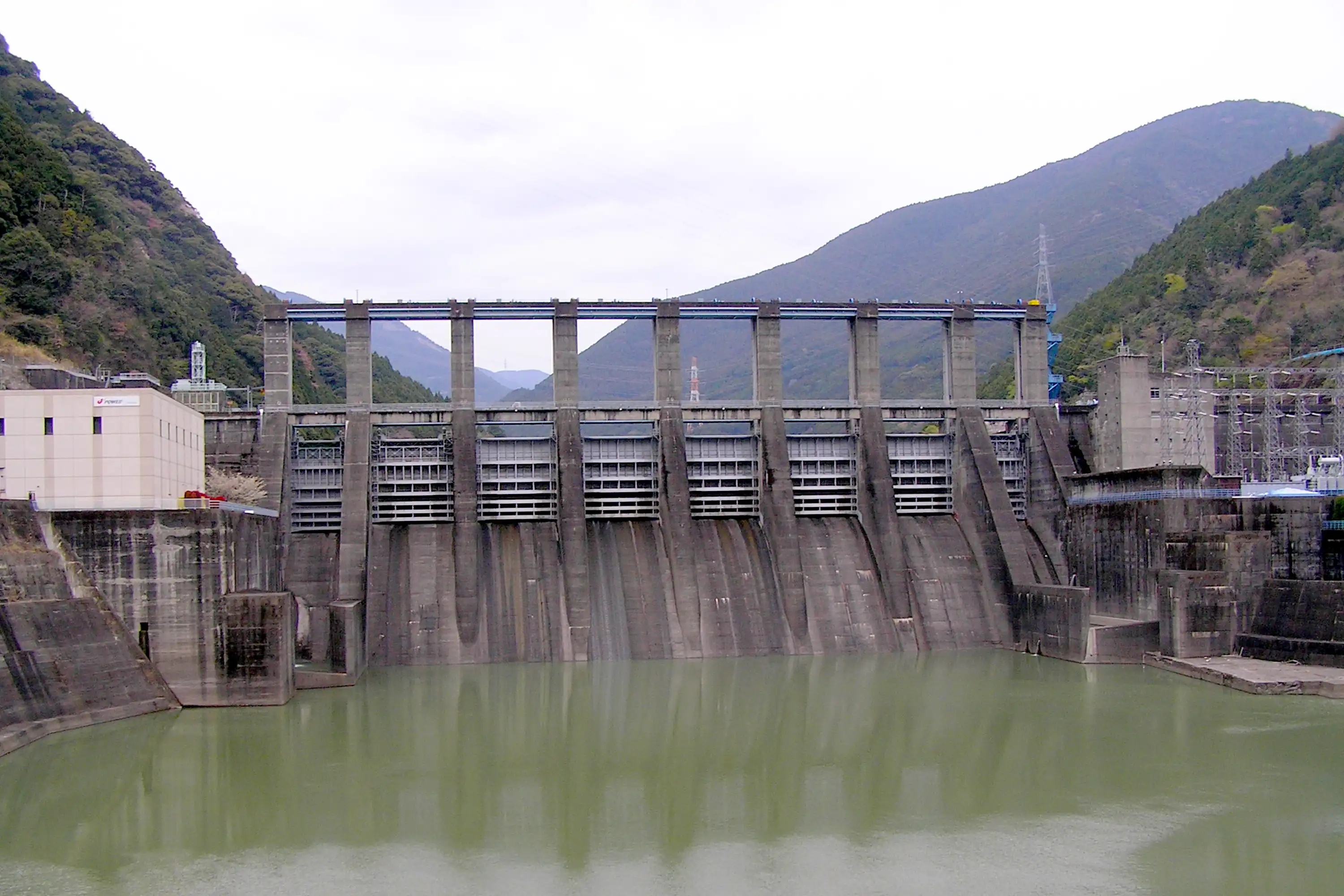 秋葉ダム(静岡県)