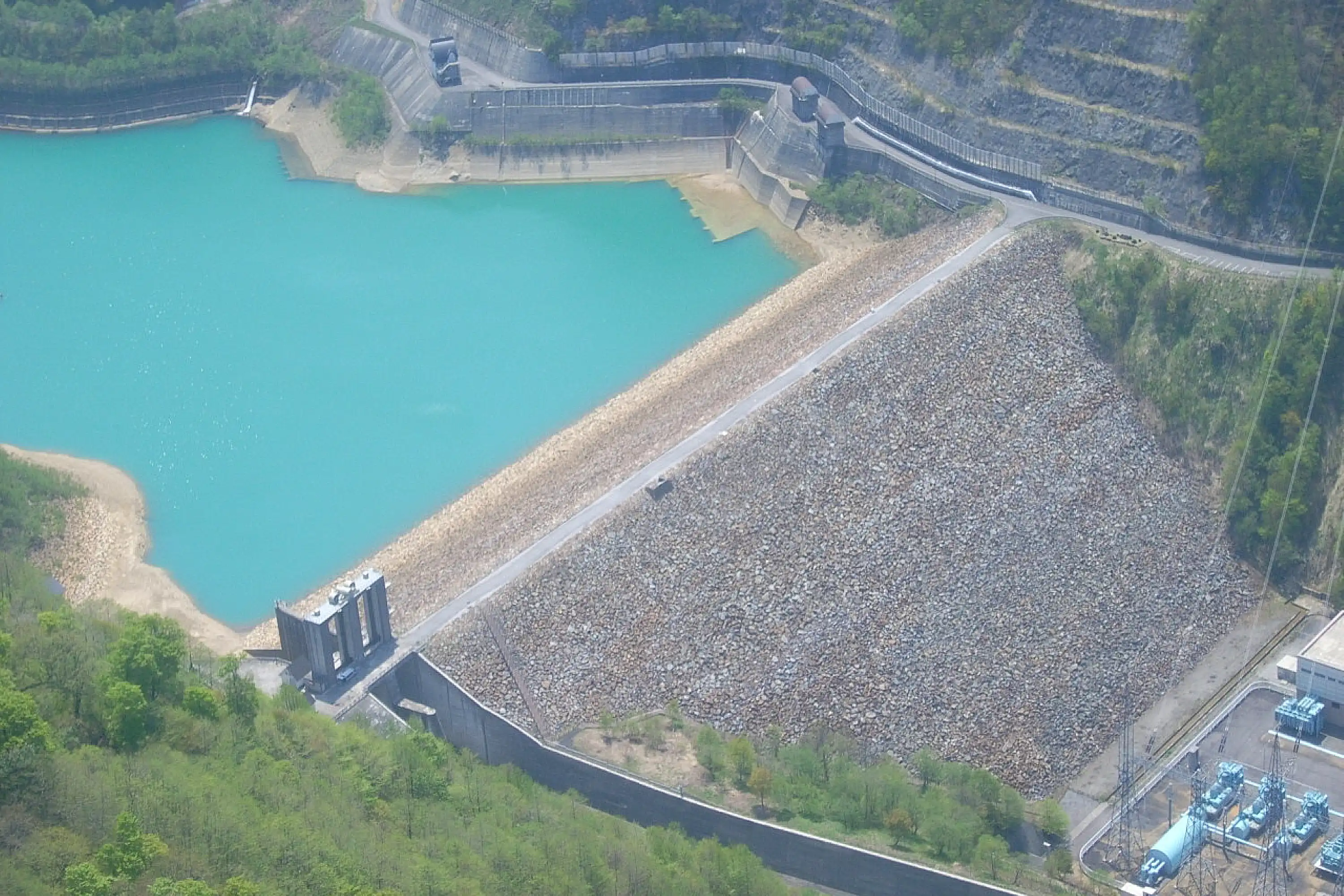 二居ダム(新潟県)