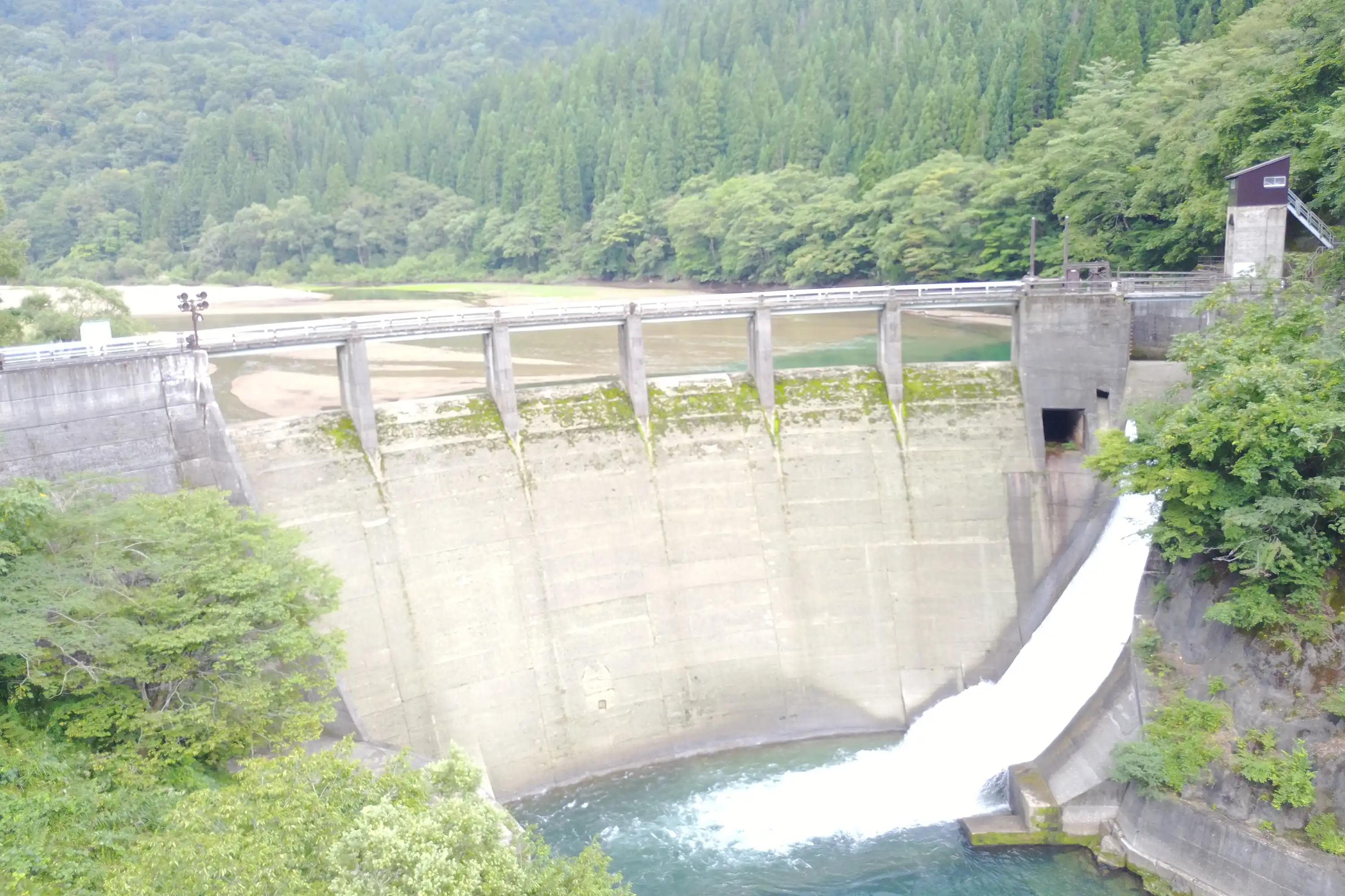 石徹白ダム(福井県)