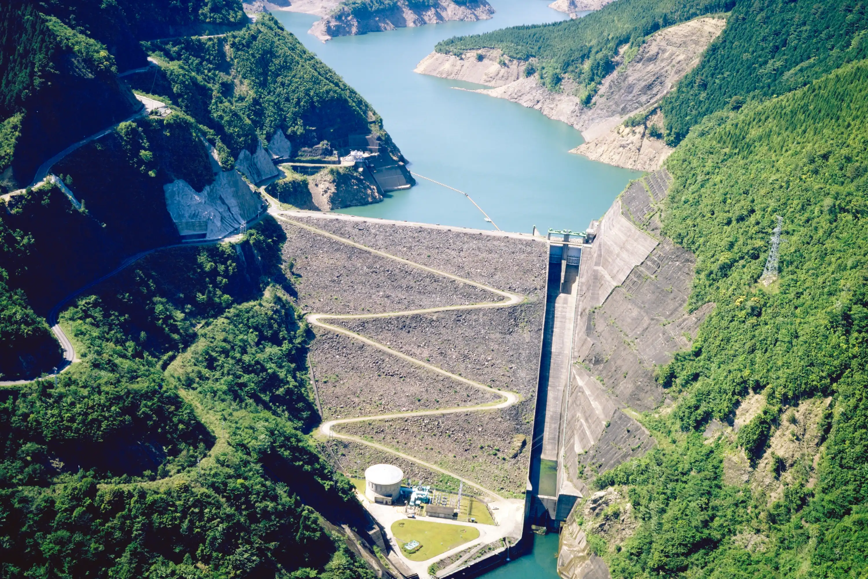 魚梁瀬ダム(高知県)