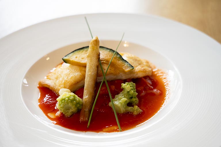 自然学校での夕食はフランス料理！ 美しく、おいしいコース料理をいただきました