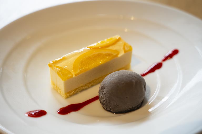 自然学校での夕食はフランス料理！ 美しく、おいしいコース料理をいただきました