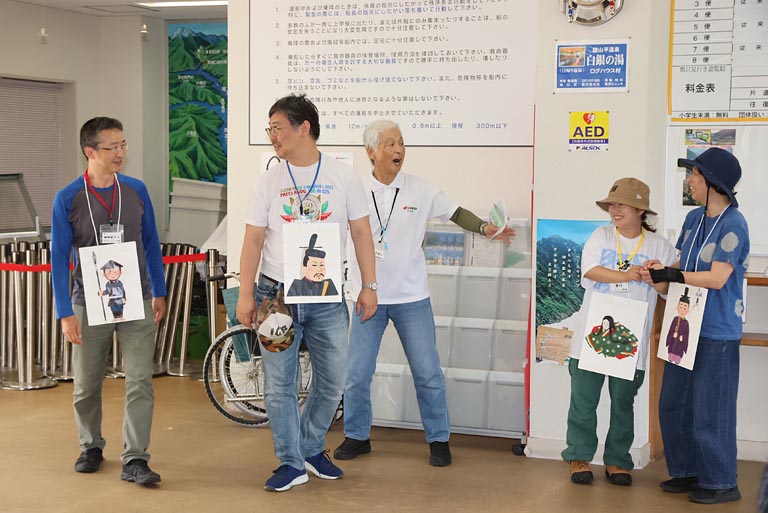 尾瀬の地名の由来ともいわれる物語を楽しく伝えました