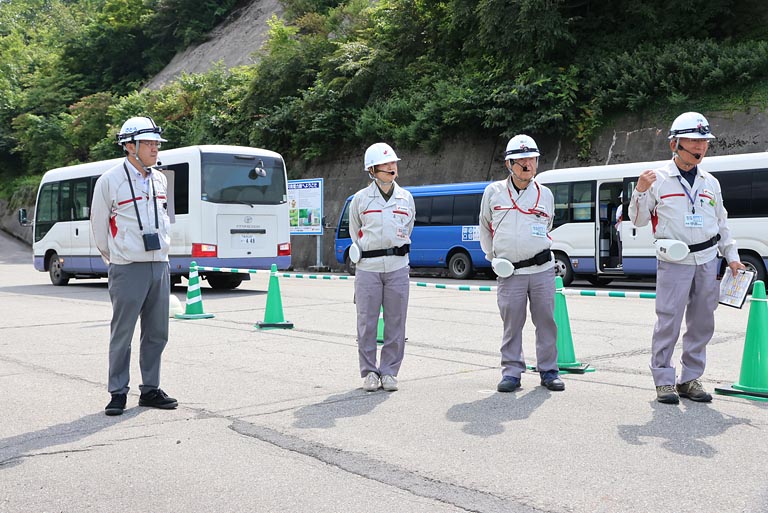 案内してくれた小出電力所、奥只見電力館の皆さん