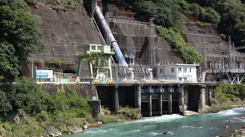 長山発電所（外観）