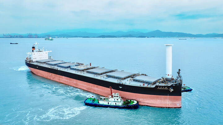 ローターセイルを搭載した本船