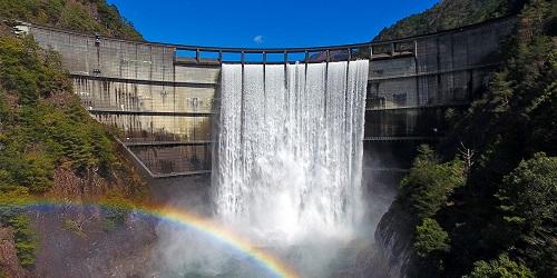 日本ダムアワード放流賞 受賞写真 坂本ダム(写真提供:萩原雅紀様)