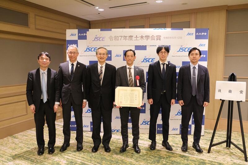 表彰式記念撮影