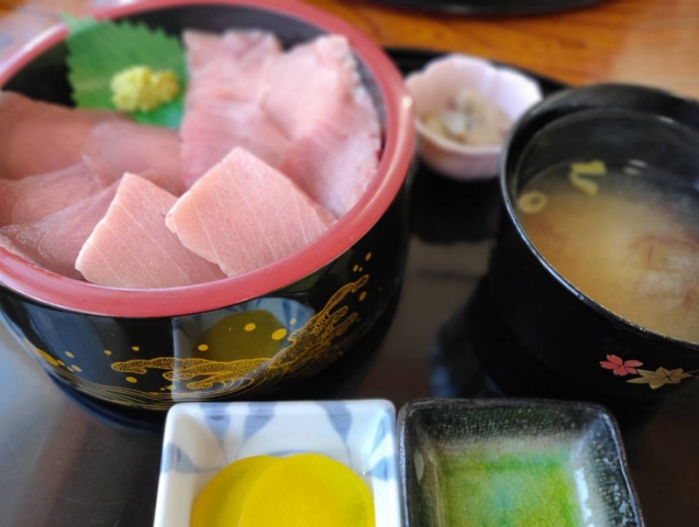 マグロ丼